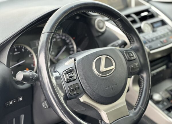 Купить Lexus NX 200 с пробегом в Казани - 27 фото