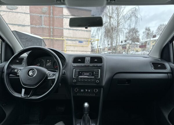 Купить Volkswagen Polo с пробегом в Казани - 32 фото