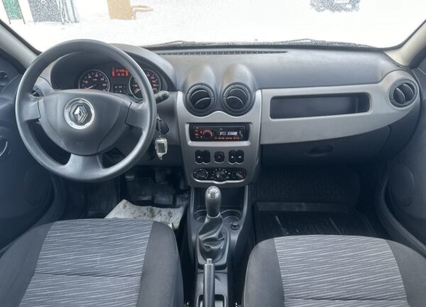 Купить Renault Sandero с пробегом в Казани - 24 фото