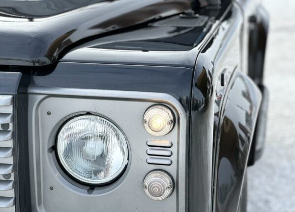 Купить Land Rover Defender с пробегом в Казани - 17 фото