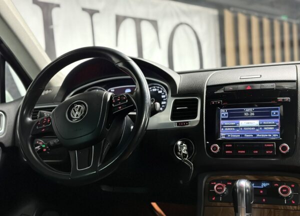 Купить Volkswagen Touareg с пробегом в Казани - 36 фото