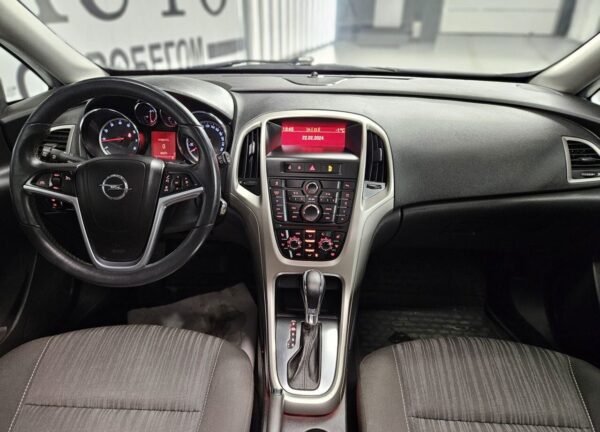 Купить Opel Astra с пробегом в Казани - 31 фото