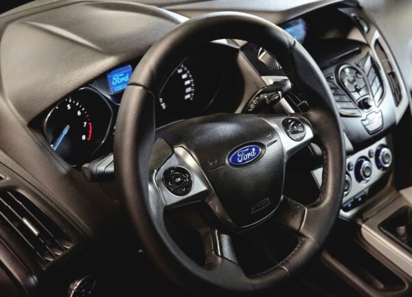 Купить Ford Focus с пробегом в Казани - 9 фото