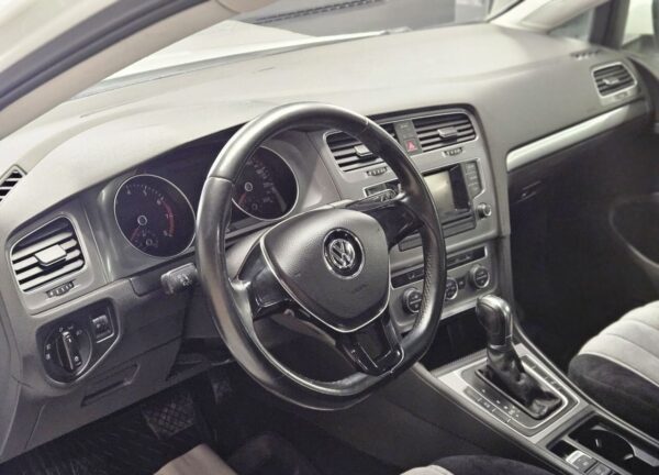 Купить Volkswagen Golf с пробегом в Казани - 12 фото