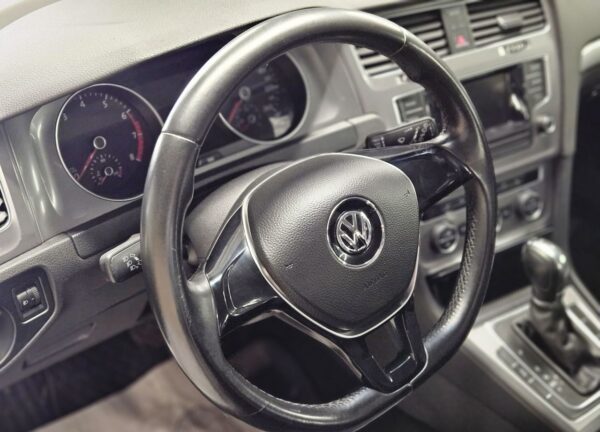 Купить Volkswagen Golf с пробегом в Казани - 13 фото