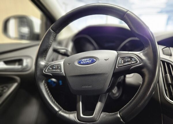 Купить Ford Focus с пробегом в Казани - 21 фото
